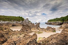 à la plage de Buelna sur la côte de la province espagnole des Asturies sur gaps photography