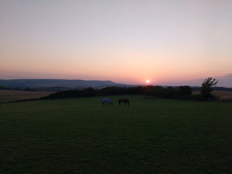 Zonsondergang bij de kampeer  by Veluws
