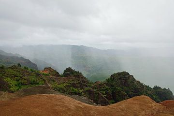 Es regnet in der Waimea-Schlucht von Frank's Awesome Travels