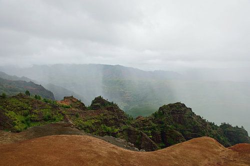 Het'regent in Waimea Canyon
