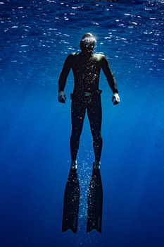 Freediver ascending