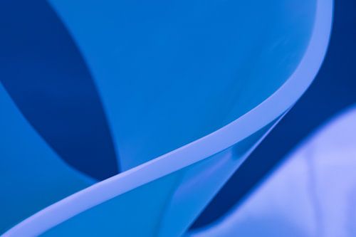 Abstracte gebogen vorm in kobaltblauw- marineblauw