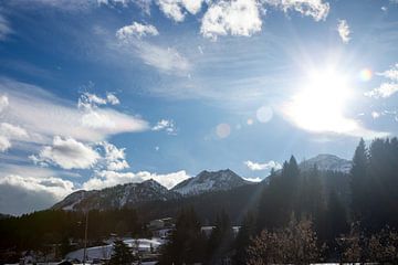 de bergen rond Fieberbrunn Oostenrijk van Guido Akster