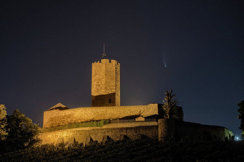 Castle Steinsberg with comet by Uwe Ulrich Grün