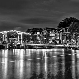Amsterdam le pont maigre noir et blanc sur wim van de bult
