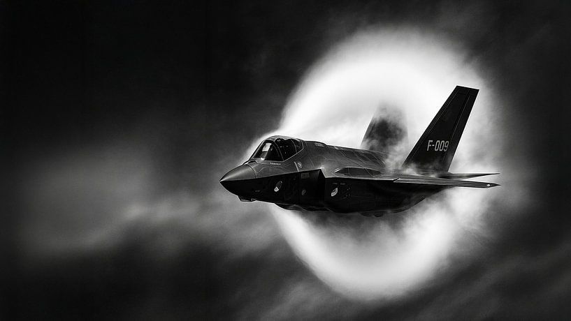 Breaking the Sound – F-35 Lightning II van Retinas images