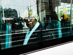 Frau in der Straßenbahn