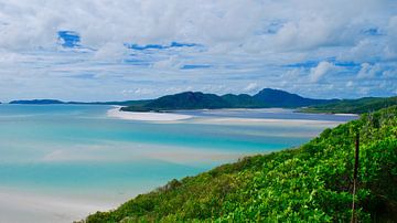 De blauwe zee van Whitsunday Islands - Queensland, Australië van Be More Outdoor