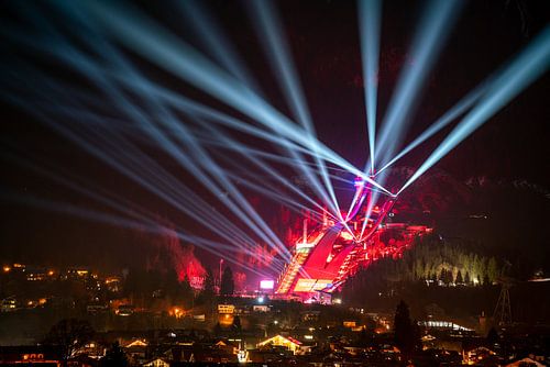 Lasershow voor de FIS-wereldkampioenschappen noords skiën 2021 in Oberstdorf in de Allgäu en de Allg