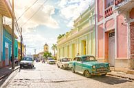 De zon die doorbreekt in de Cubaanse stad Trinidad van Michiel Ton thumbnail