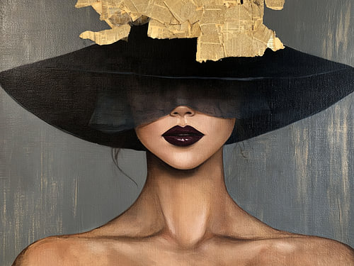 Portrait mystérieux d'une femme au chapeau noir