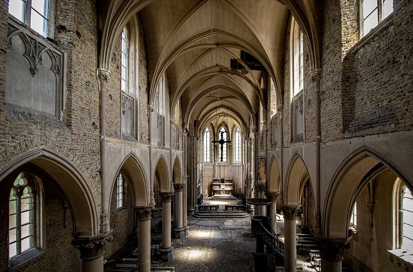 verlaten kerk van Leon Ouwehand