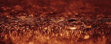 Eyecatcher abstract photography: Panorama of water drops by Marjolijn van den Berg