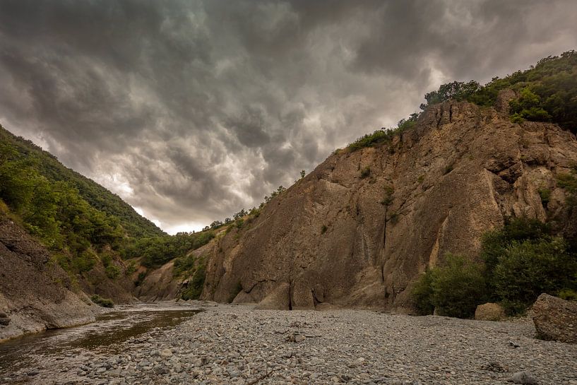 Threatening sky in Piemont, Italy by Joost Adriaanse