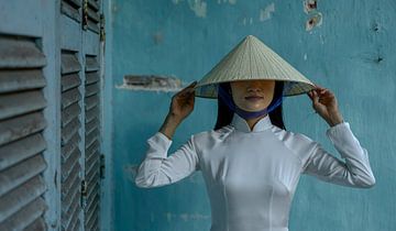 Vietnam, The Non La and the Ao dai in Hoi An by Ton van den Boogaard