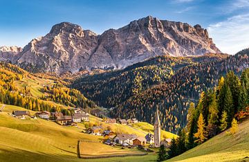 Herfstsfeer in de Alpen in Zuid-Tirol. van Voss Fine Art Fotografie