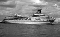 Cruiseschip Artania in Rotterdam van MS Fotografie | Marc van der Stelt thumbnail