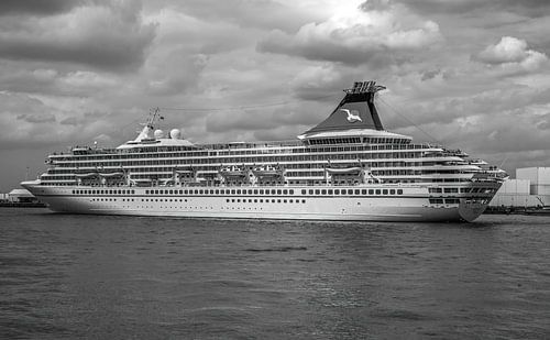 Cruiseschip Artania in Rotterdam