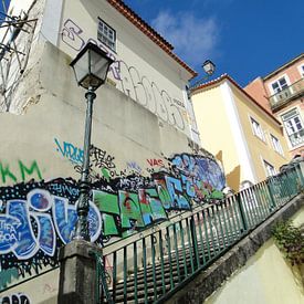 Lissabon, Portugal graffiti muur van Liza Foppen