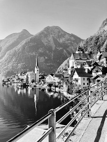 Das Dorf Hallstatt in schwarz-weiß