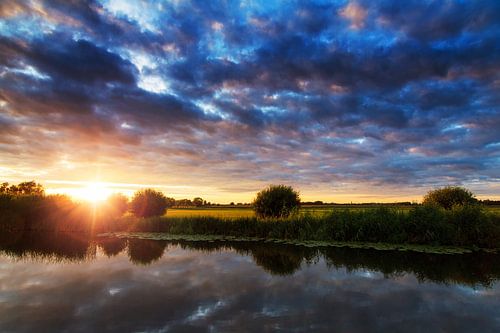 Rivier de Angstel zonsondergang