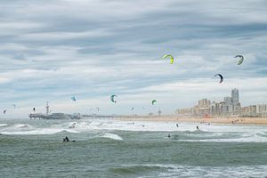 Surfers paradise van Arjen Roos