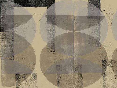 Geometrische vormen in neutraal taupe, gebroken wit, zwart. Moderne abstracte kunst.