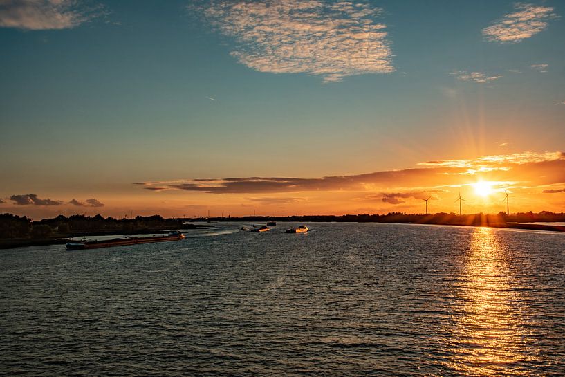 Binnenvaart op de Merwede van Arie Jan van Termeij
