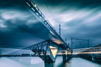Moerdijk bridges dynamics