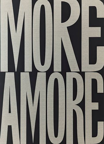 More Amore: opvallende typografie in zwart