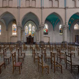 Chaises d'église sur Rens Bok