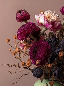 Dried flowers on a natural clear background Natural by Esmeé Kiewiet