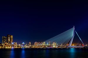 Erasmusbrug bij nacht (2:3)