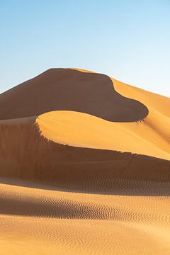 Slingerende zandduin: De hoge duinen van Oman