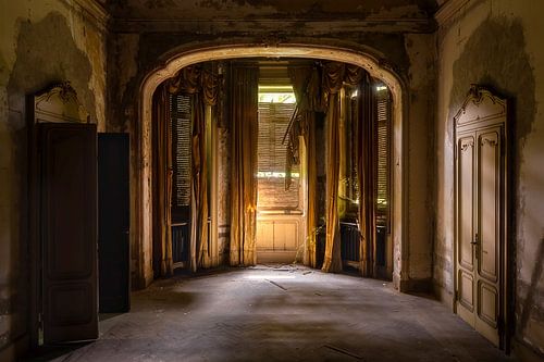 Chambre dans une villa abandonnée.