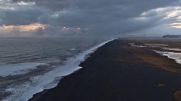 Het zwarte strand van Timon Schneider