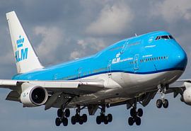 KLM 747 Jumbo jet just before landing by Robin Smeets