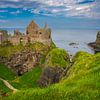 Dunluce Castle: eine Ruine voller Geschichten an der irischen Küste von Antwan Janssen