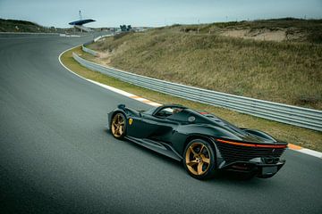 Ferrari Monza SP3 in the Arie Luyendyk bend by Ricardo van de Bor