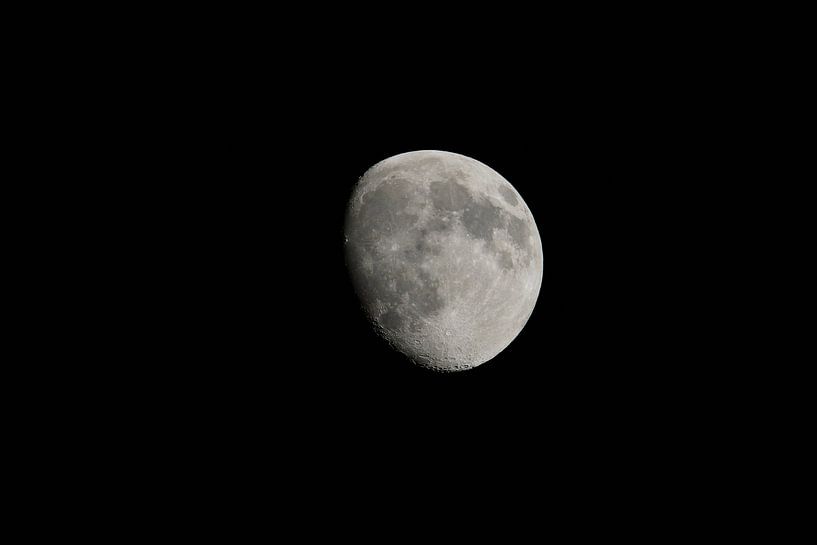 Waxing moon by Henk Meima