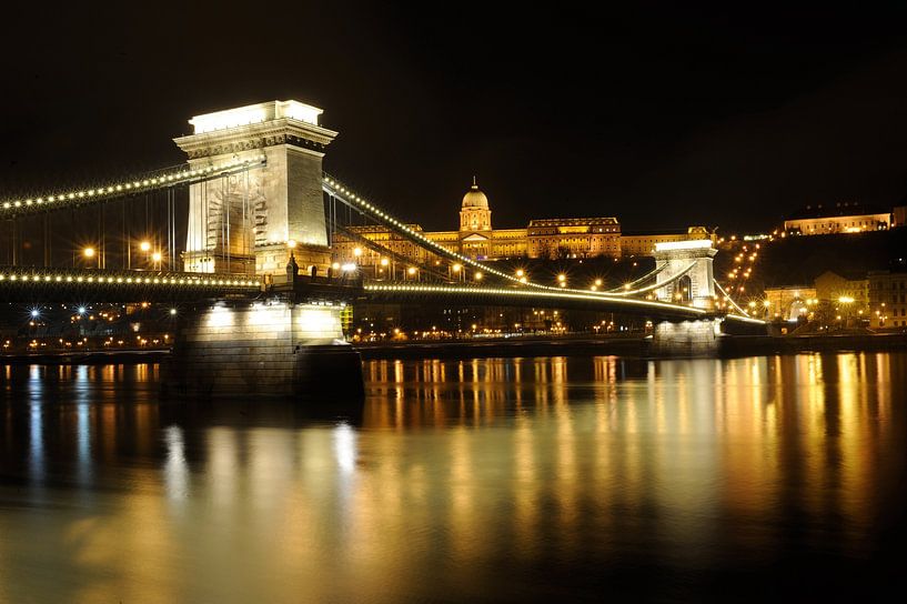 Széchenyi Bridge Budapest by Richard Wareham