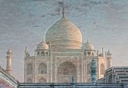Taj Mahal im Spiegelbild im Wasser von Marcel van Balken Miniaturansicht