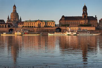 Dresden in the morning van Gunter Kirsch