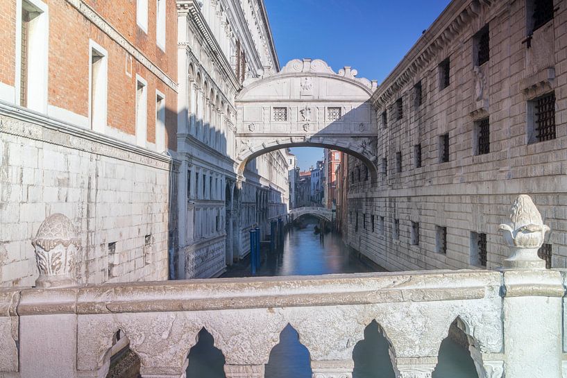 Brug der Zuchten en Ponte de Canonica in Venetië van t.ART