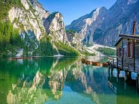 Het meer van Braies in de ochtend