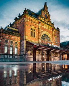 Hauptbahnhof Groningen nach Sonnenuntergang von Harmen van der Vaart