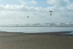 Kitesurfen met twee personen