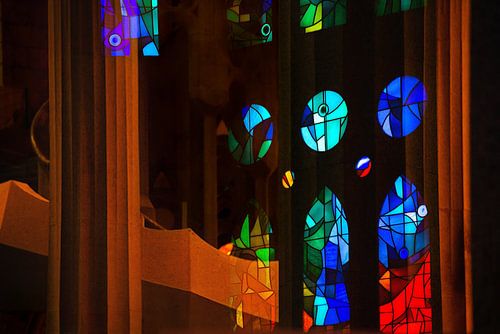 Das Innere der Sagrada Familia in Barcelona - ein Entwurf von Gaudi von Chi