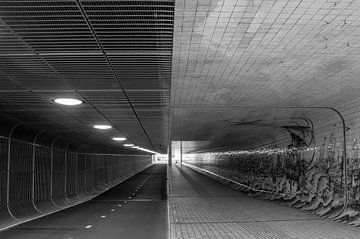 Tunnel pour bicyclettes - Gare centrale sur Hugo Lingeman