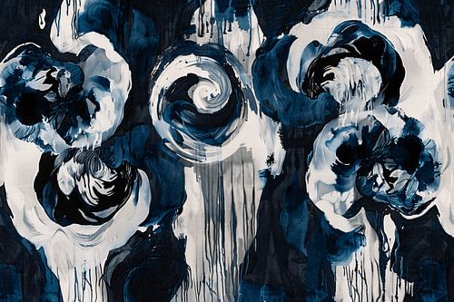 Klassieke blauwe bloemen op behang